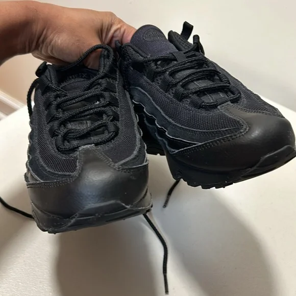 2018 Air Max 95 GS 'Triple Black' - Picture 7 of 10
